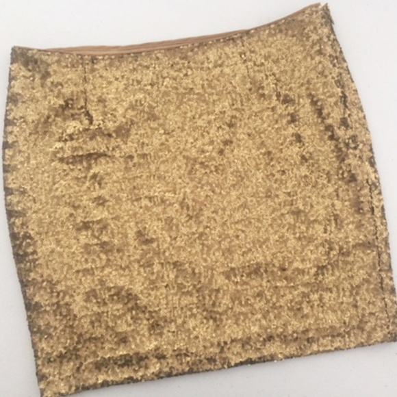 Super Chic Matte Gold Sequin Mini Skirt - Picture 1 of 4